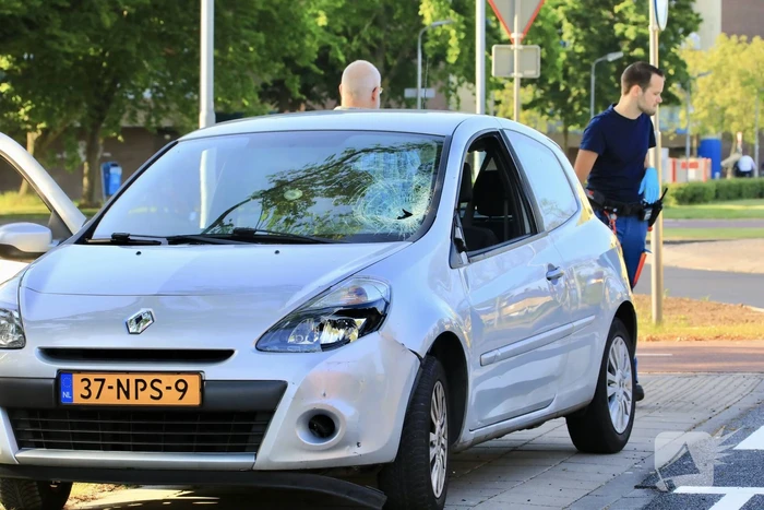 Scooter met twee opzittenden aangereden