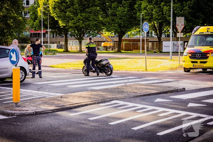 Scooter met twee opzittenden aangereden
