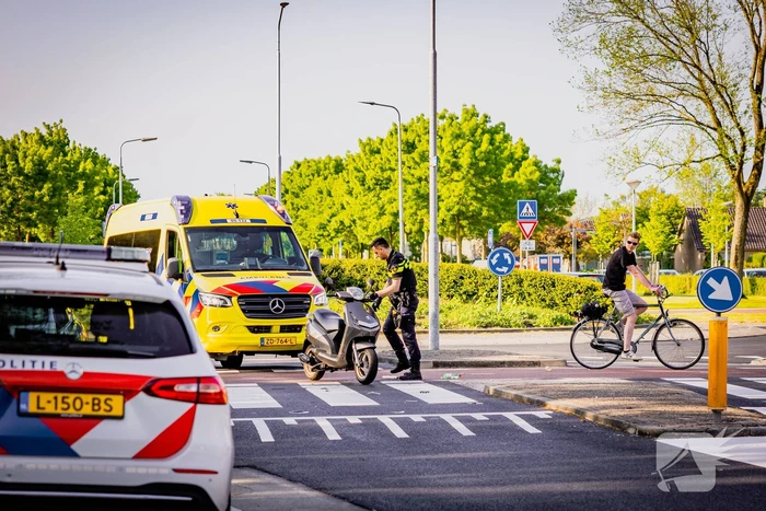 Scooter met twee opzittenden aangereden