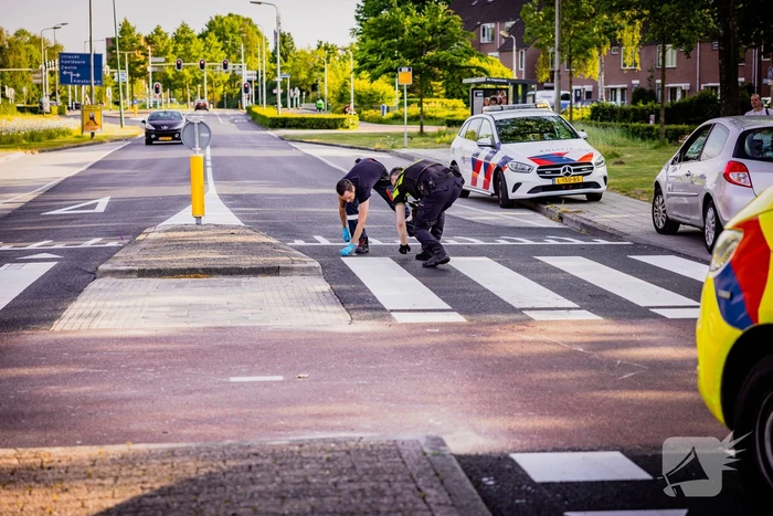Scooter met twee opzittenden aangereden