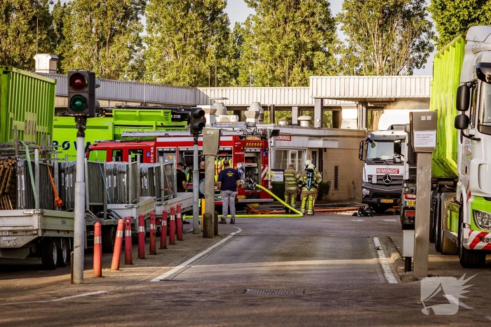 Brand in container met chemisch afval bij Remondis afvalverwerker