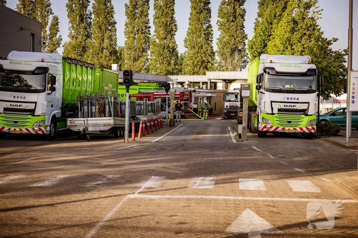 Brand in container met chemisch afval bij Remondis afvalverwerker