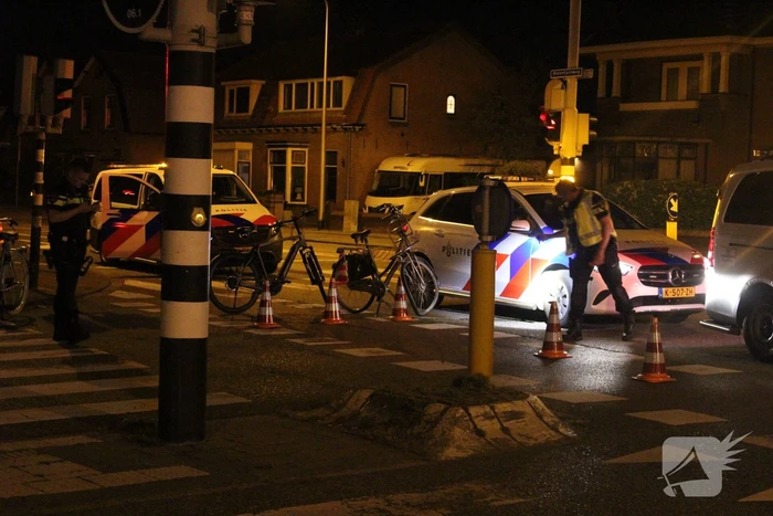Fietser en automobilist botsen op elkaar