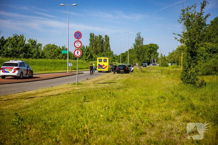 Auto's botsen op kruising in Gein
