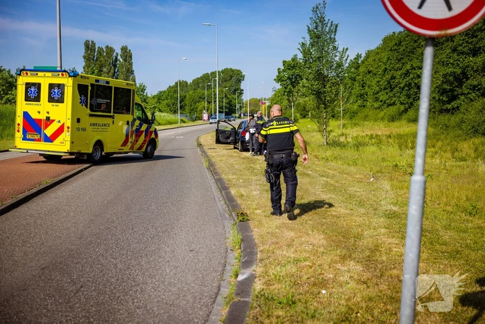 Auto's botsen op kruising in Gein