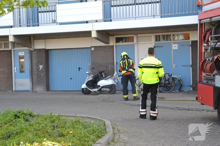 Wasmachine vliegt in brand in woning