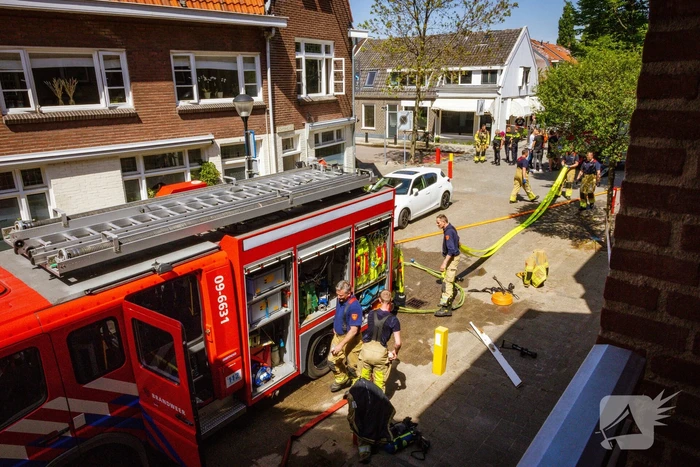 Veel schade vanwege brand op dak van woning