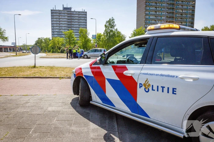 Veel blikschade bij botsing op kruispunt