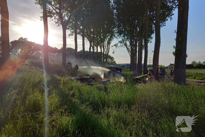 Brandende schuur veroorzaakt veel rook