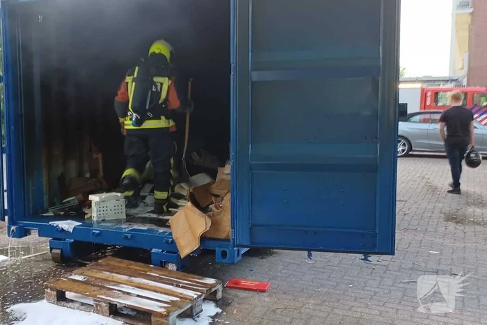 Veel rook bij brand in zeecontainer