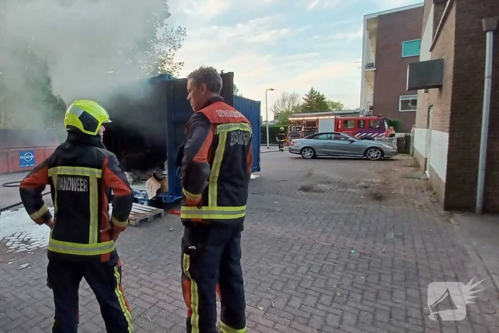Veel rook bij brand in zeecontainer