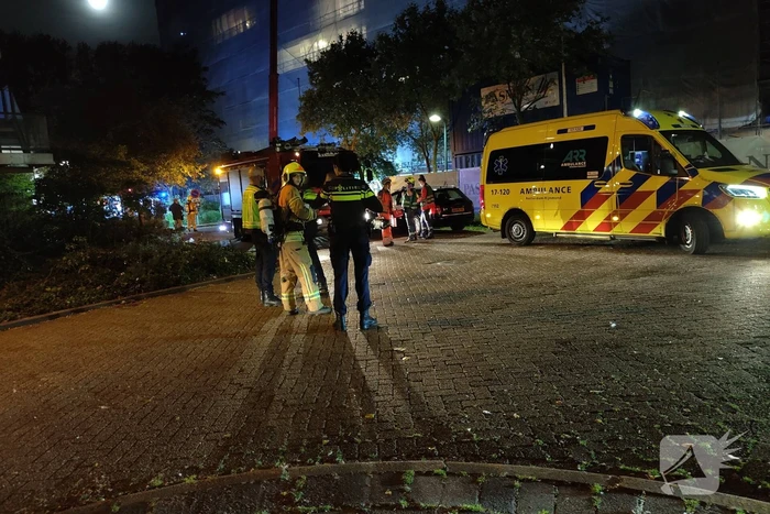 Bewerkingsmiddelen harddrugs aangetroffen na brand in flatwoning