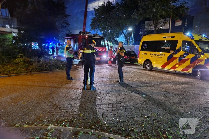 Bewerkingsmiddelen harddrugs aangetroffen na brand in flatwoning