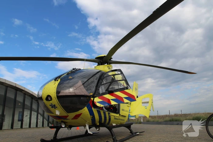 Traumahelikopter landt voor Andreaskerk