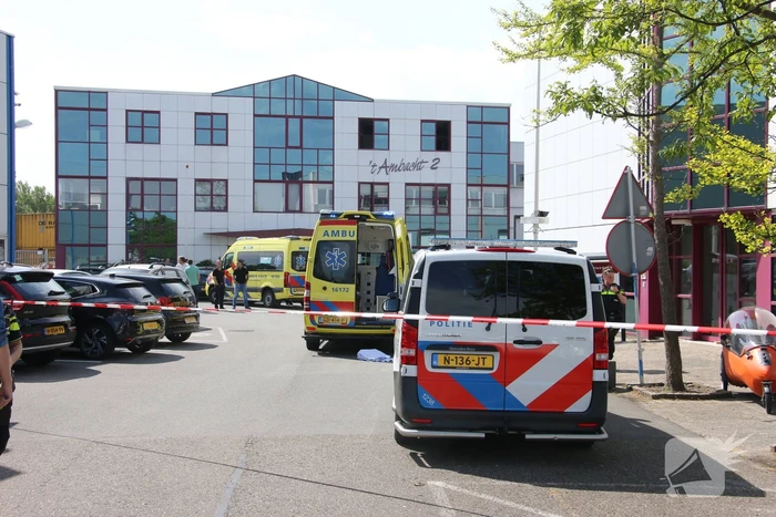 Gewonde bij steekpartij in bedrijfspand