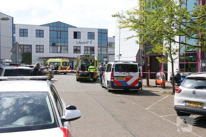 Gewonde bij steekpartij in bedrijfspand