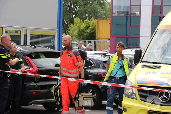 Gewonde bij steekpartij in bedrijfspand