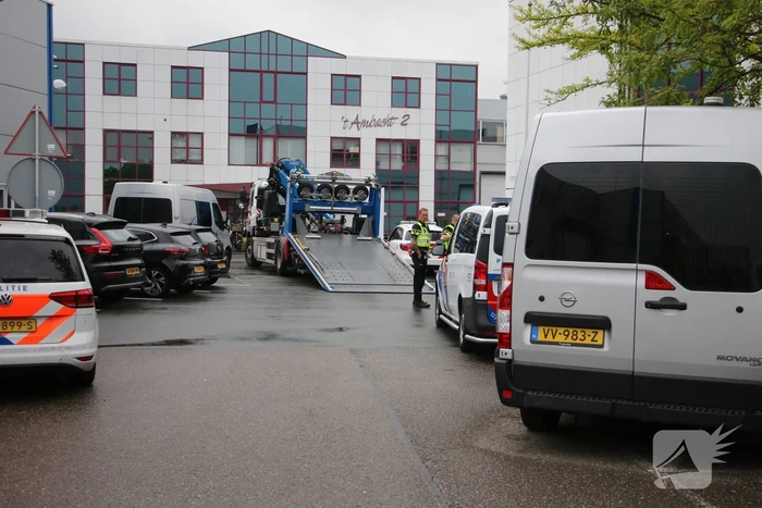 Gewonde bij steekpartij in bedrijfspand