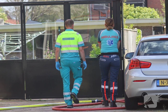 Bewoner gewond bij blussen van brand
