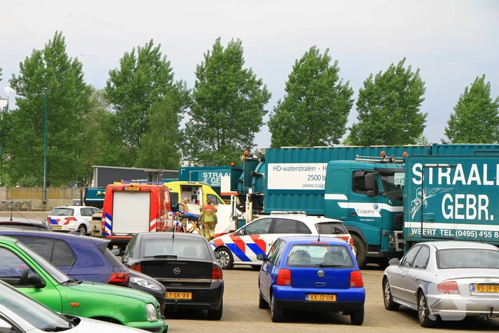 Persoon zwaargewond op terrein van Cuijpers straalbedrijf