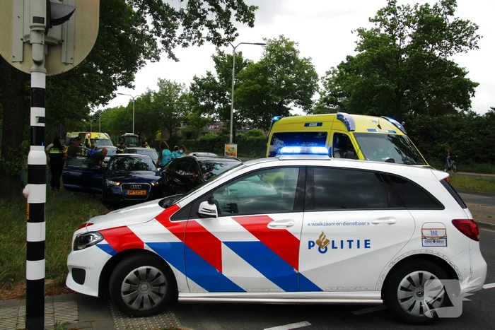 Flinke schade bij botsing tussen meerdere voertuigen