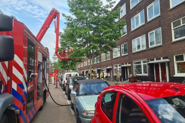 Brand op dak van appartementencomplex