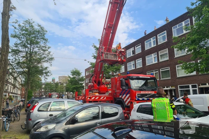 Brand op dak van appartementencomplex