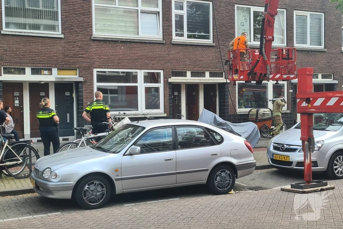 Brand op dak van appartementencomplex