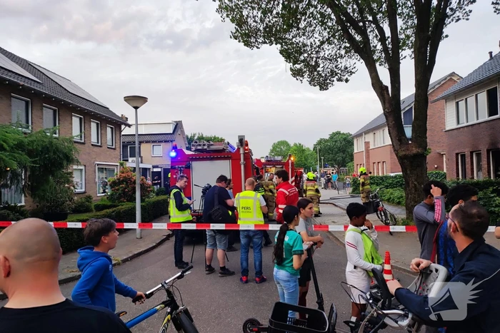 Woningbrand trekt veel bekijks van omwonenden
