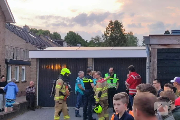 Woningbrand trekt veel bekijks van omwonenden