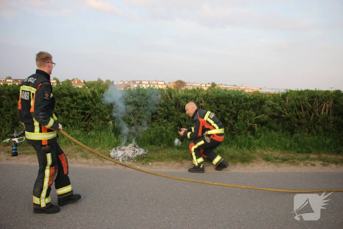 Brandend karton snel geblust