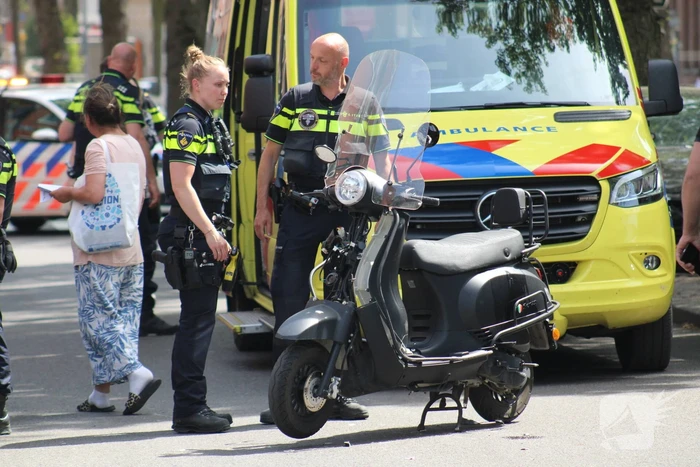 Scooterrijder gewond bij botsing met openslaand portier