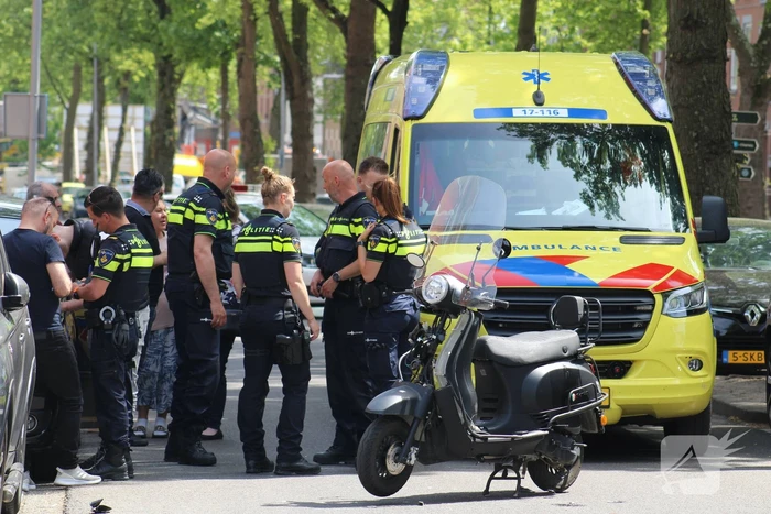 Scooterrijder gewond bij botsing met openslaand portier