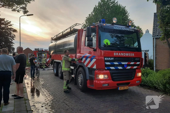 Boot brandt volledig uit