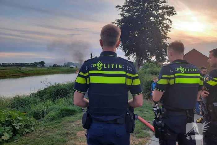 Boot brandt volledig uit
