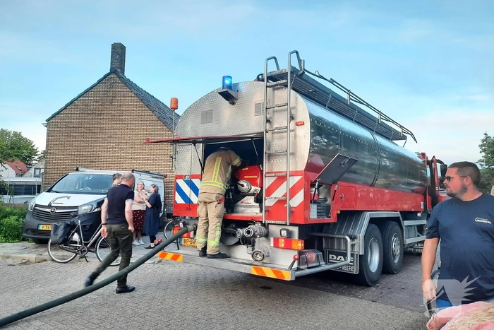 Boot brandt volledig uit