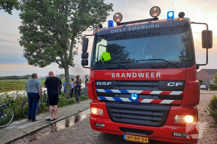 Boot brandt volledig uit