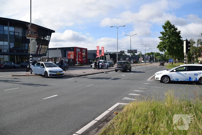 Flinke schade bij botsing op kruising van afrit A12