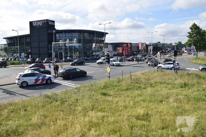 Flinke schade bij botsing op kruising van afrit A12