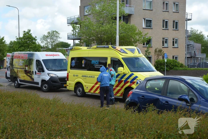 Scooterrijder gewond bij aanrijding met auto