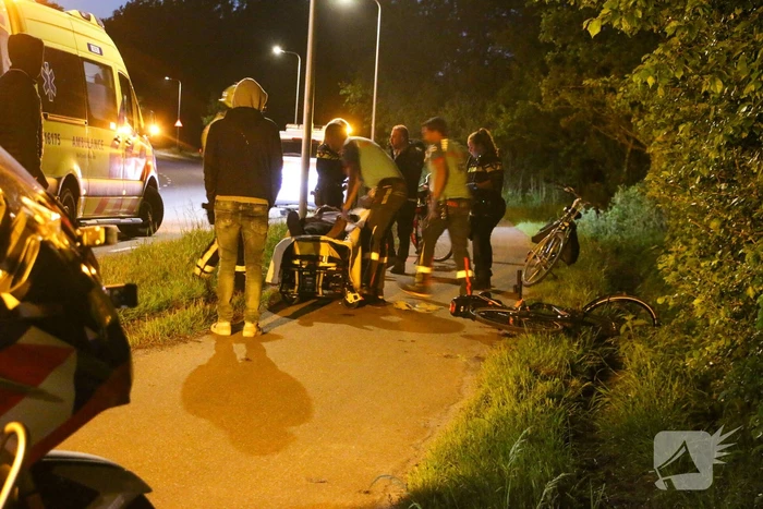 Fietser zwaargewond na val op fietspad