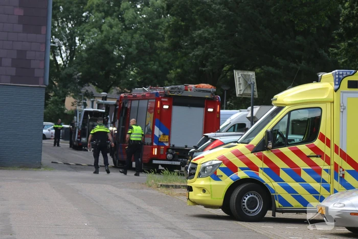 Explosieve Opruimingsdienst doet onderzoek naar voorwerp in auto