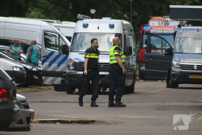 Explosieve Opruimingsdienst doet onderzoek naar voorwerp in auto