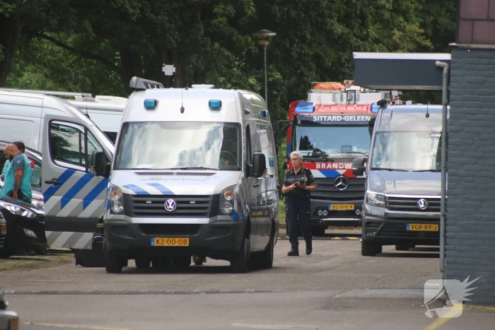 Explosieve Opruimingsdienst doet onderzoek naar voorwerp in auto