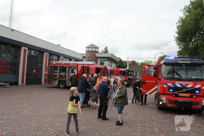 Open dag brandweerkazerne druk bezocht