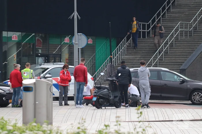 Scooterrijders gewond bij botsing