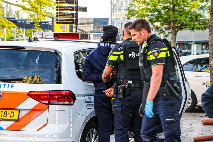 Treinverkeer stilgelegd vanwege politieactie