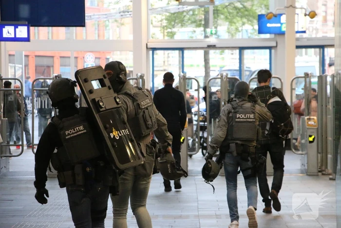Treinverkeer stilgelegd vanwege politieactie