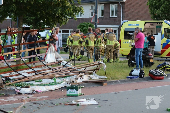 Meerdere gewonden nadat kampioenswagen kantelt