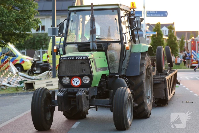 Meerdere gewonden nadat kampioenswagen kantelt
